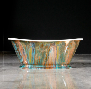 Impresionante tina de cobre con patina verdigris, con goteos artísticos y un borde blanco. Arte disponible a precios de mayorista. - Product Image 1