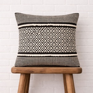 Cojín Decorativo Boho con Rayas en Capas, Funda de Cojín Geométrica con Detalle de Flecos, Toque Étnico Tejido para Estilo Rústico - Product Image 3