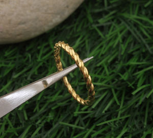 Anillo Minimalista de Plata de Ley 925 Chapado en Oro, Banda Delgada Clásica para Boda, Anillo Apilable para Mujer, Antideslustre, Venta al por Mayor - Product Image 1