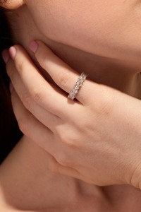 Bague d'éternité pour femme en or massif 14 carats avec diamant de laboratoire taille poire de luxe certifié IGI, 3,5 carats - Product Image 6