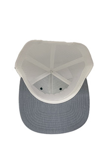 Gorra Trucker de Malla Verde con Visera Gris y Logotipo Bordado, Cierre Trasero Ajustable de 6 Paneles para Venta al por Mayor - Product Image 5