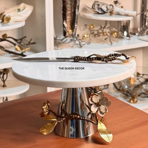 Support à gâteau décoratif à 3 niveaux en aluminium de forme ronde finition or, collection vintage, moule en résine époxy - Product Image 4
