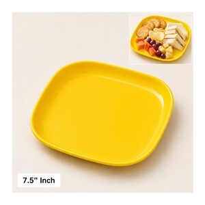 Plato Cuadrado de Plástico Amarillo de Primera Calidad, Apto para Alimentos, Reutilizable - Product Image 2