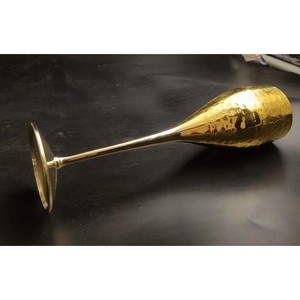 Flûte à champagne en laiton artisanale, longue tige, dorée, pour usage décoratif lors de fêtes - Product Image 4