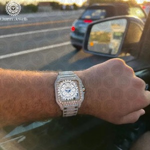 Montre Moissanite Diamantée Personnalisée la Plus Vendue avec Éclat Brillant, Bijou de Luxe Tendance, Disponible à la Vente - Product Image 1