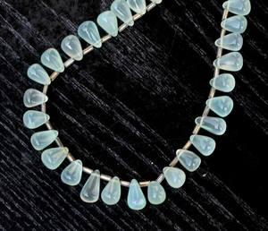 Cuentas sueltas de calcedonia natural en forma de gota, para la fabricación de joyería artesanal, venta al por mayor. - Product Image 5