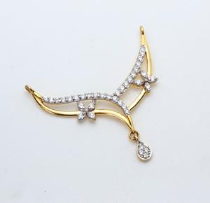 Colgante de Diamante de Corte Redondo en Oro Amarillo de 14K para Mujer, Opciones de Diamantes Cultivados en Laboratorio y Naturales, Color D a G, Claridad IF a SI2, Regalo de Joyería - Product Image 3