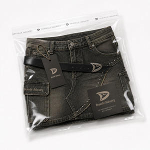 Mini-jupe Cyber Denim pour femme, style Y2K, taille basse, cargo, avec boucle de sangle noire et finition délavée - Product Image 6