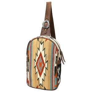 La oferta más caliente de cuero genuino para mujer estilo bohemio sillín occidental manta Sling Bag borla cremallera otoño ecológico alto - Product Image 1