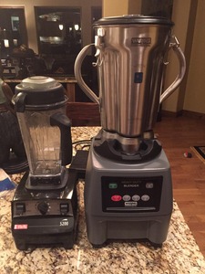 Mixeur ultra puissant 3,75 HP, commandes électriques par pavé tactile avec récipient en acier inoxydable de 1 gallon, 120 V, prise 5-15 phases - Product Image 4