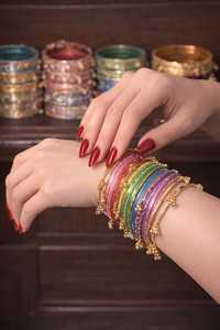 Bracelets en verre de qualité export, mode féminine, style traditionnel indien pakistanais, bracelets kashmiris, emballage et designs personnalisés avec logo. - Product Image 2