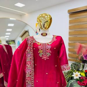 Conjunto Kurti Palazzo Bordado para Mujer VASTRA COTTAGE con Dupatta, Adorno de Lentejuelas, Cuello Redondo, Traje Festivo para Fiestas - Product Image 4