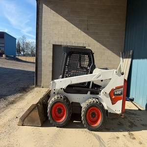 Minicargadora Bobcat S300 Usada, Modelos S750, S550, S450, S185, Cargadora de Orugas con Motor y Bomba de Alta Eficiencia, Lista para Trabajos Pesados - Product Image 1