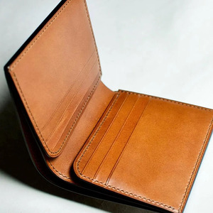 Portefeuilles en cuir pour hommes faits à la main, minces, à double pliage, avec protection RFID, fournisseur OEM, personnalisation de la marque, qualité export, vente en gros. - Product Image 5