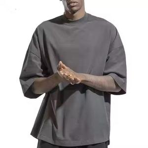 T-shirt en coton épais surdimensionné pour homme, coupe ample, épaules tombantes, style streetwear, avec impression de logo personnalisé, vente en gros disponible - Product Image 1