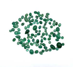 พลอยมรกตธรรมชาติจากแซมเบีย รูปทรงผสมแบบคาโบชอง ขนาด 4*6-6*9 มม. น้ำหนัก 5 กะรัต สำหรับทำเครื่องประดับ - Product Image 5