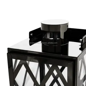 Farol Metálico Cuadrado Hecho a Mano con Forma Única para Hogares Modernos de Zahid Exports, Hecho en India para Decoraciones del Día de San Valentín - Product Image 3