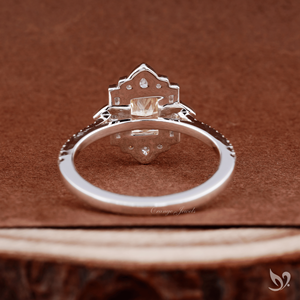 Anillo de compromiso vintage con diamante amarillo halo de 1.01 ct, corte radiante, certificado IGI, en oro de 10K - Product Image 6