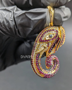 Pendentif Tête d'Éléphant Hip Hop de Haute Qualité, entièrement serti de diamants (testés positivement), avec Rubis et Moissanite - Product Image 2
