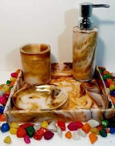 Collection d'accessoires de salle de bain en résine faits à la main : Distributeur de savon rose, porte-brosse à dents, gobelet, porte-savon, plateau de rangement pour appartement et hôtel - Product Image 4