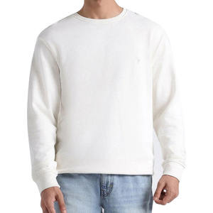 เสื้อสเวตเชิ้ตผู้ชายสไตล์มินิมอล ผ้าฝ้ายพรีเมียม คอกลม ทรงพูลโอเวอร์ เรียบง่าย ทันสมัย เหมาะกับไลฟ์สไตล์ลำลอง - Product Image 3