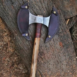 Tomahawk de doble hoja con cabeza de acero forjado y mango de madera, diseño táctico, grabado celta, grado industrial DIY, BA Enterprises Tree - Product Image 4