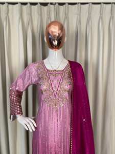 MB ETERNAL CLOTHING Elegante Salwar Kameez de Chinon con Bordado de Lentejuelas y Dupatta de Diseño - Estilo Moderno para Mujer, de Secado Rápido y Elástico - Product Image 5