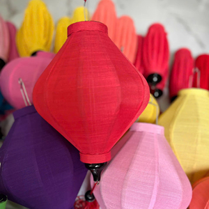 Linternas de seda tradicionales al por mayor de Vietnam, linternas de seda con marco de bambú, linternas de seda decorativas para decoración de festivales - Product Image 1