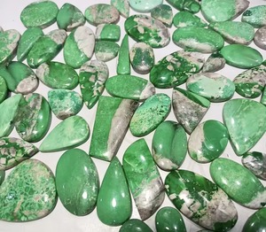 Lot de cabochons en variscite verte naturelle, formes variées (ovales, octogonaux, poires, rondes), pierres lâches à facettes, taille libre, prix de gros - Product Image 1
