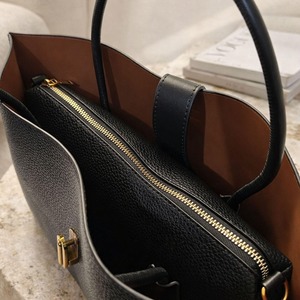 Bolso de Mano y Bandolera de Cuero para Mujer, Ideal para Cenas y Citas, Elegante y Disponible a Buen Precio - Product Image 2