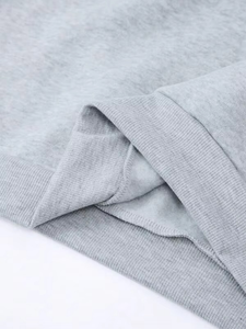 เสื้อฮู้ดดี้สตรีทแวร์คอกลมทรงโอเวอร์ไซส์ ตกแต่งด้วยเทคนิค Acid Wash ผ้าฟลีซเนื้อหนา ตกแต่งด้วย Hotfix  ทรงไหล่ตก - Product Image 5