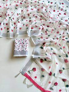 Dernière collection de saris et chemisiers élégants en lin doux avec imprimé floral numérique, fabriqués à Surat. - Product Image 3