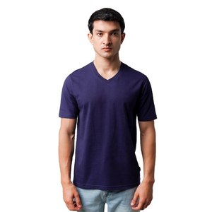 Prix de gros T-shirts pour hommes à col en V avec logo sur le devant, séchage rapide, respirants, en polyester et coton, coupe classique, durables, toutes tailles - Product Image 1