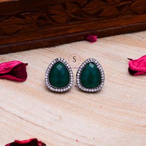 Pendientes de plata oxidada con diamantes indios para mujeres y niñas, ideales para bodas, fiestas y festivales. - Product Image 1