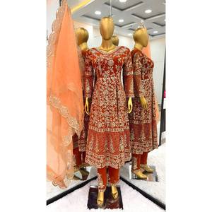 ชุดกาวน์ปาร์ตี้สำหรับผู้หญิงดีไซน์เนอร์มีก้นและ dupatta - Product Image 4