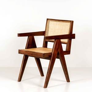 Fauteuil de bureau et de salle à manger style Pierre Jeanneret en bois massif avec pieds en V et assise en rotin naturel tressé – Vente en gros - Product Image 1