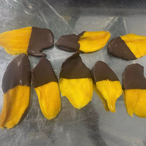 Mangues séchées moelleuses trempées dans du chocolat, usine du Vietnam, vente en gros, emballage en vrac, collation naturelle de mangue, fruits tropicaux séchés, approvisionnement OEM - Product Image 1