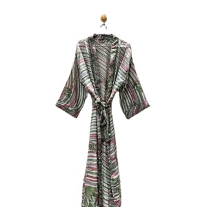 Kimono Sari de seda Vintage para mujer, Vestido tipo kimono, albornoz, vestido largo ligero, ropa de verano, kimono surtido, cómodo - Product Image 1