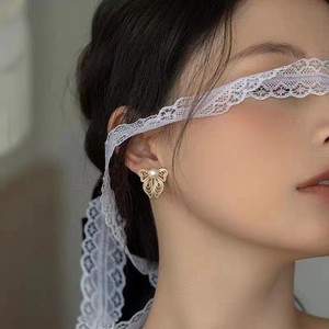 Boucles d'oreilles en perles d'eau douce rétro de la cour française avec un tempérament de papillon naturel, accessoires polyvalents - Product Image 4