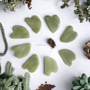 Outils de massage Gua Sha en pierre précieuse naturelle en forme de cœur pour le rajeunissement de la peau, utilisation à domicile - Product Image 3