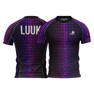 Camiseta de Compresión Sublimada de Manga Corta para Entrenamiento, Personalizable, Transpirable y Elástica, para Gimnasios y Clubes Deportivos - Product Image 3