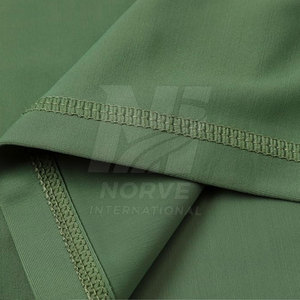 Nouveaux rashguards de fitness à séchage rapide, manches longues, coupe ajustée, en vente - Product Image 4