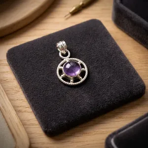 Colgante Clásico de Amatista en Plata de Ley 925 con Engaste de Bisel, Diseño Solitario, Unisex, para Uso Diario - Product Image 6