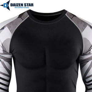 Camiseta de Protección Solar de Alto Rendimiento con Sublimación UPF50 |   Transpirable y de Secado Rápido |   Camiseta Deportiva Ajustada Resistente a la Decoloración - Product Image 4