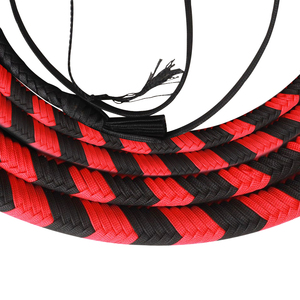 Fouet en nylon tressé rouge et noir avec poignée à pompon - Product Image 2
