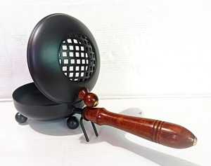 Quemador de incienso indio de madera con incrustaciones de nácar y hueso, diseño Estrella del Océano, para benzoina - Product Image 1