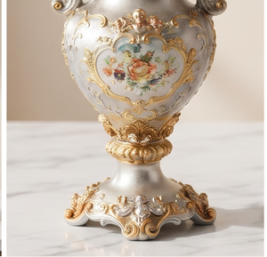 Vase urne vintage en argent orné avec poignées dorées et médaillon floral, idéal pour la décoration moderne de la maison, des espaces de bureau et des mariages - Product Image 2