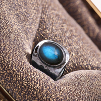 Bague de mariage ajustable pour homme en argent sterling 925 avec pierre précieuse naturelle Labradorite taille ovale et sertissage clos, idéale pour les fêtes et événements spéciaux