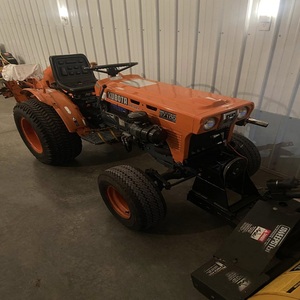 Mini Tractor Agrícola Kubota B7000 4X4 de 20HP con Motor Diésel, Equipo Agrícola para Huertos, Jardines y Trabajo en Terrenos - Product Image 5