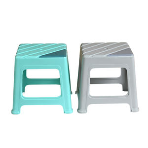 Tabouret en plastique pas cher, tabouret empilable en plastique de haute qualité, pieds en caoutchouc antidérapants, chaise en plastique facile à empiler pour enfants et adultes - Product Image 1